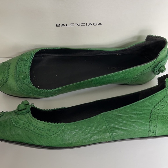 BALENCIAGA Leather Green Flats - Picture 6 of 9